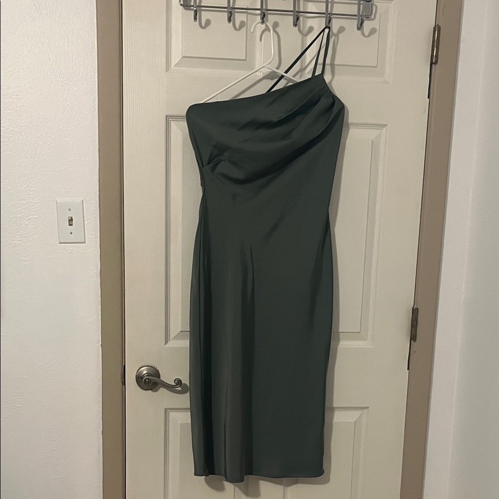 Pretty Garden Elegant One-Shoulder Dark Green Dress